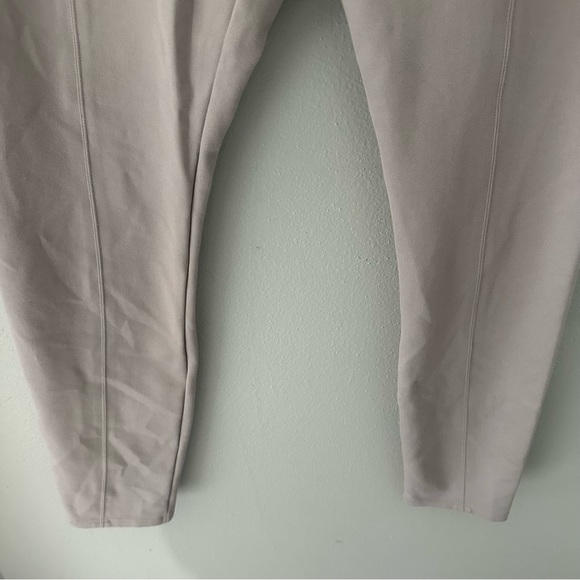 Lysse (Medium) Elm Crop Legging (EcoVero™ Lightweight Ponte, 26" Inseam) - Picture 6 of 9